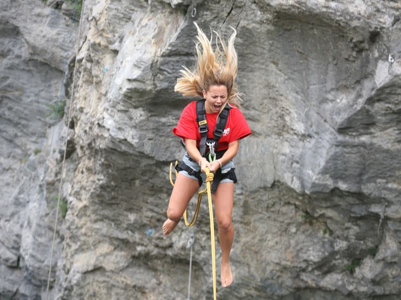 Las mejores actividades en Interlaken 4 canyoning swing