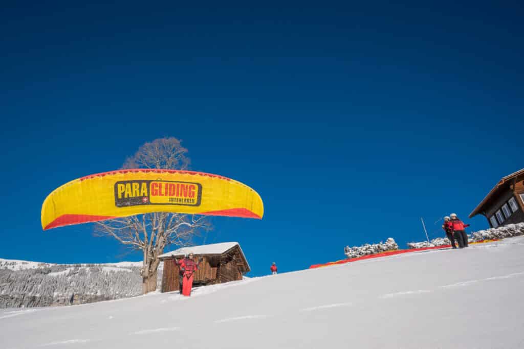 인터라켄 패러글라이딩 예약 가격 및 할인방법 / 스위스 겨울 여행 3 Paragliding Winter Interlaken Mike Kaufmann 06753 1536x1025 1