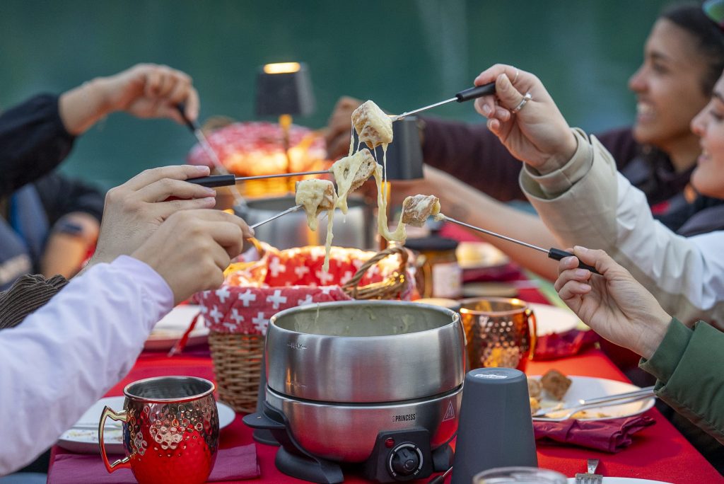Fondue de Queso 1 Cheese Fondue Float Interlaken Switzerland