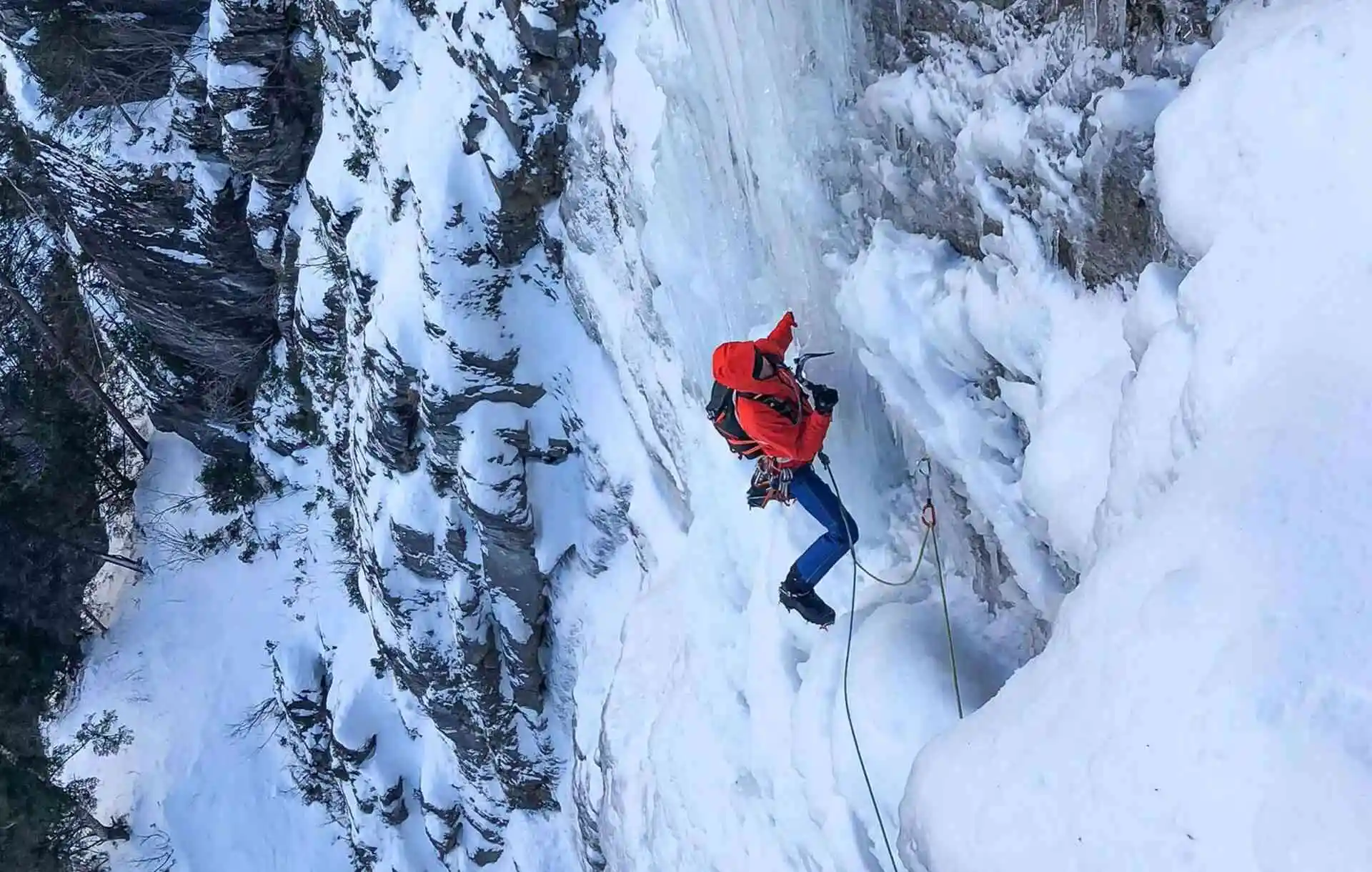 outdoor ice climbing 5 web ezgif.com jpg to webp converter